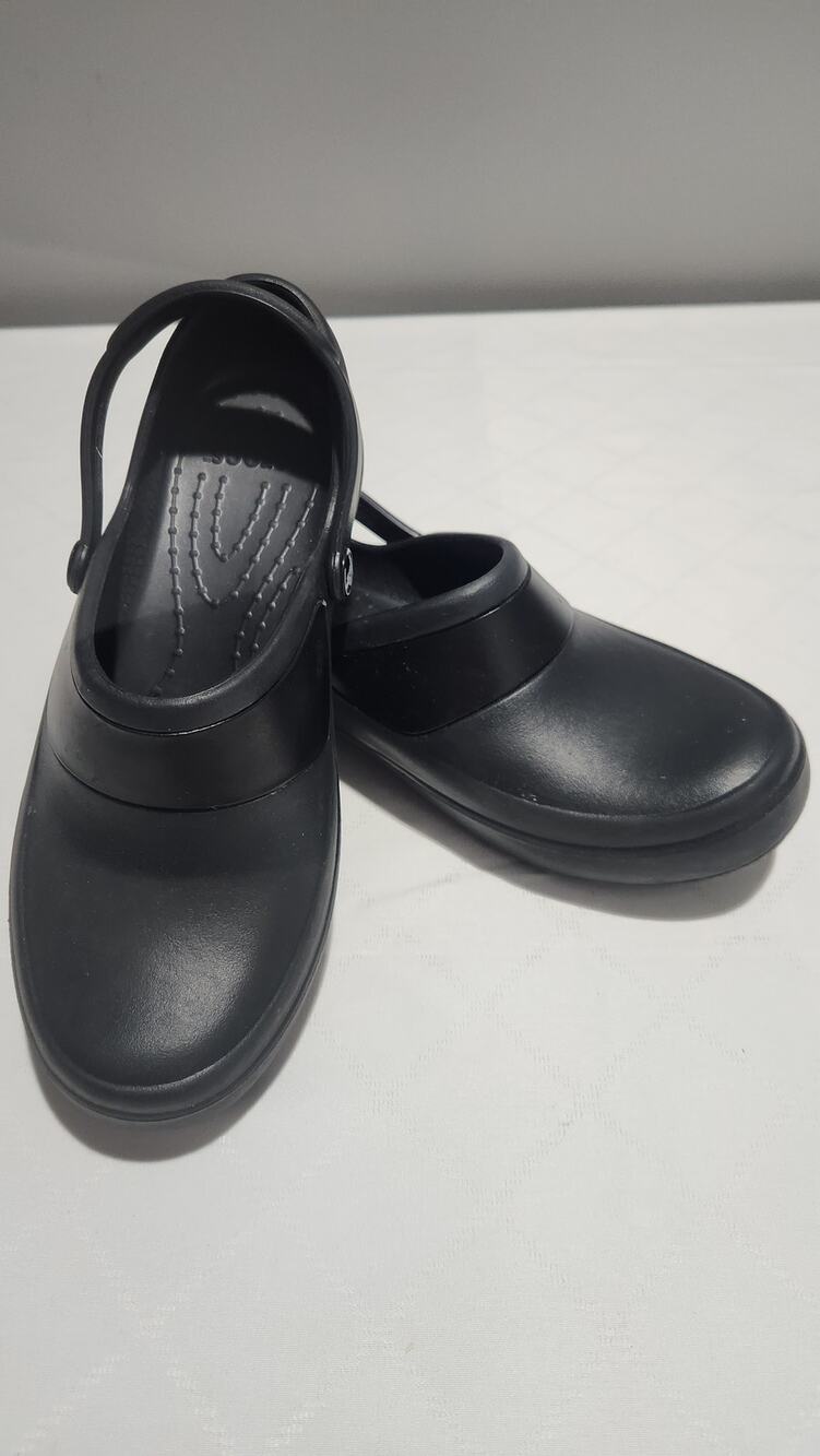 Crocs Mercy Work Clog Womens 8 Black Slip Resistant Slip On Comfort Shoe 10876